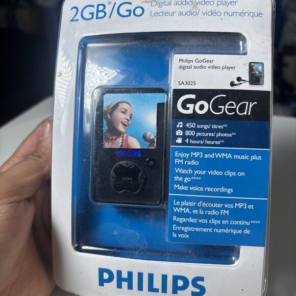 Philips GoGear Digital Audio Video Player 2 GB Black SA3025 - Picture 2 of 7